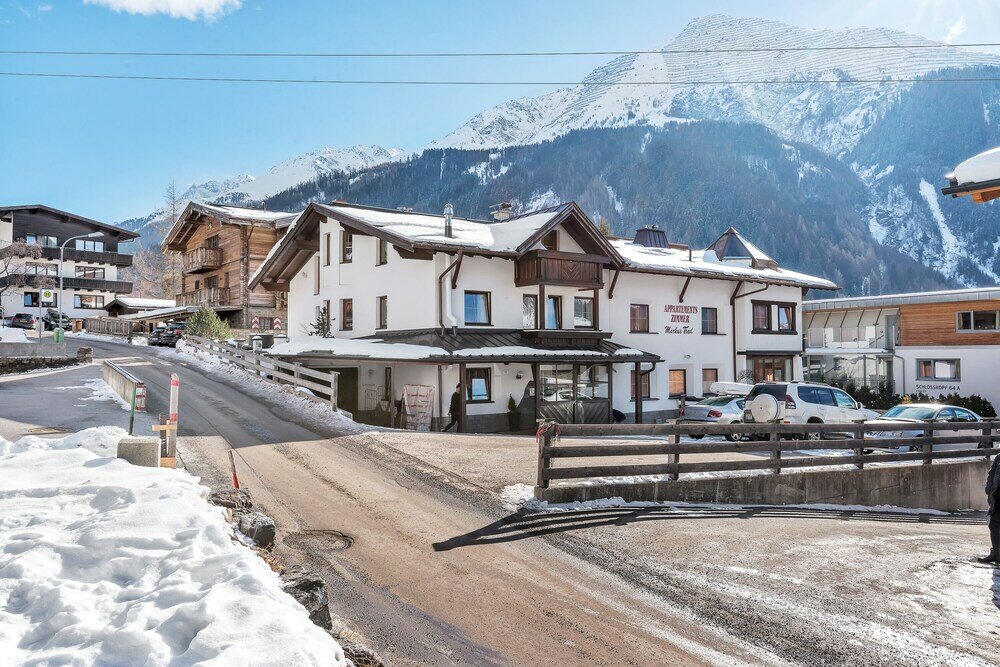 Фото Appartements Traxl by Skinetworks