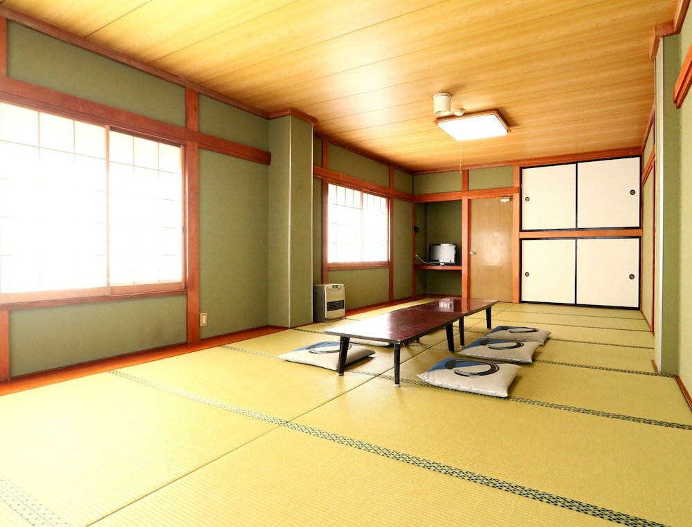 Фото Sports Inn Aoyama Dori