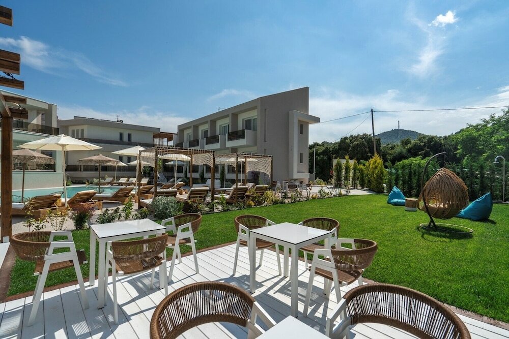 Фото Mirablue Luxury Residences