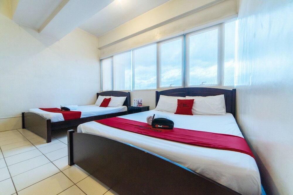 Фото RedDoorz Plus @ E Rodriguez Corner Banawe