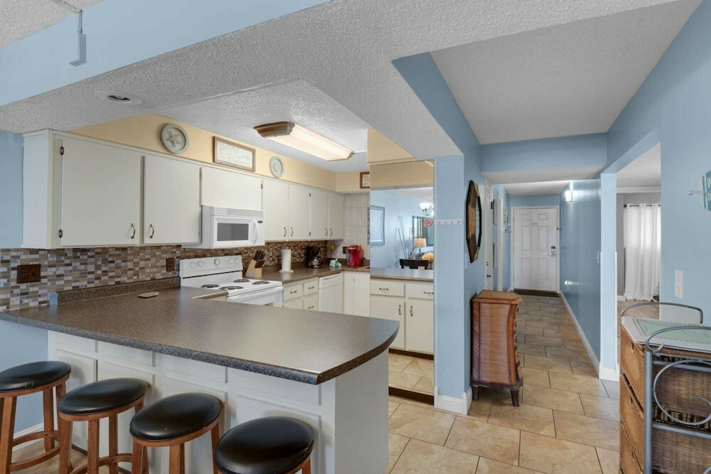 Фото Regency Towers 703