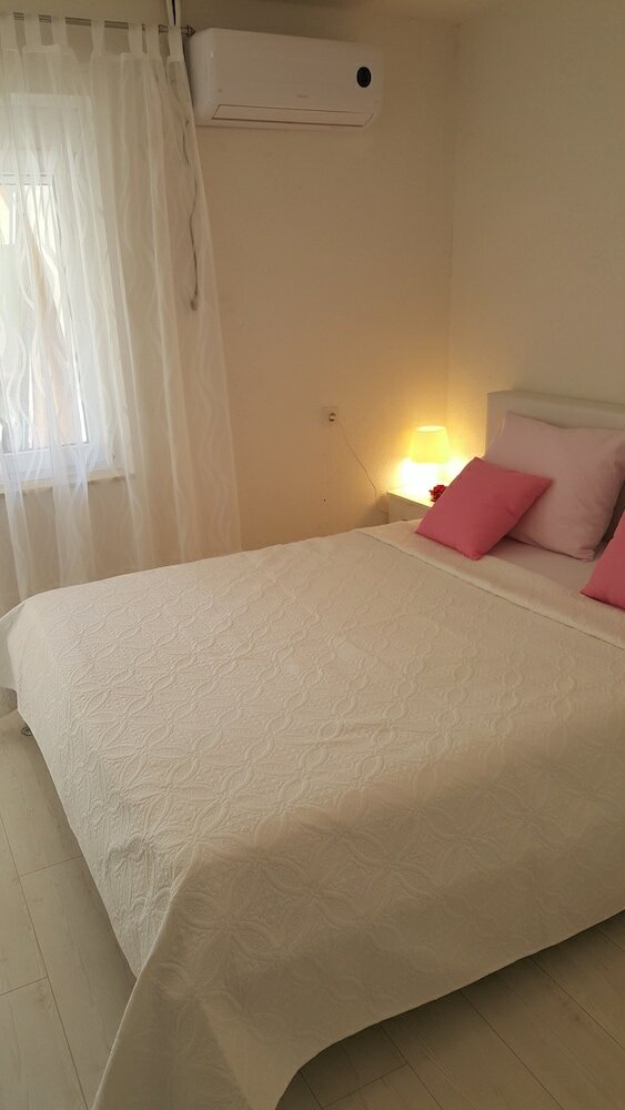 Фото Apartments Tanja & Josipa