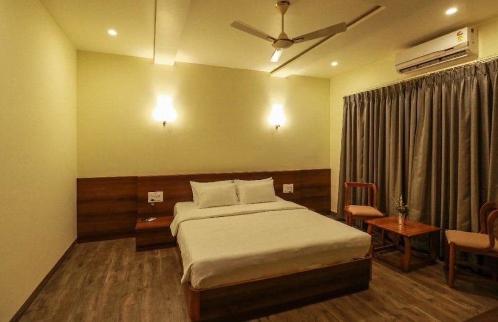 Фото Hotel The Cult