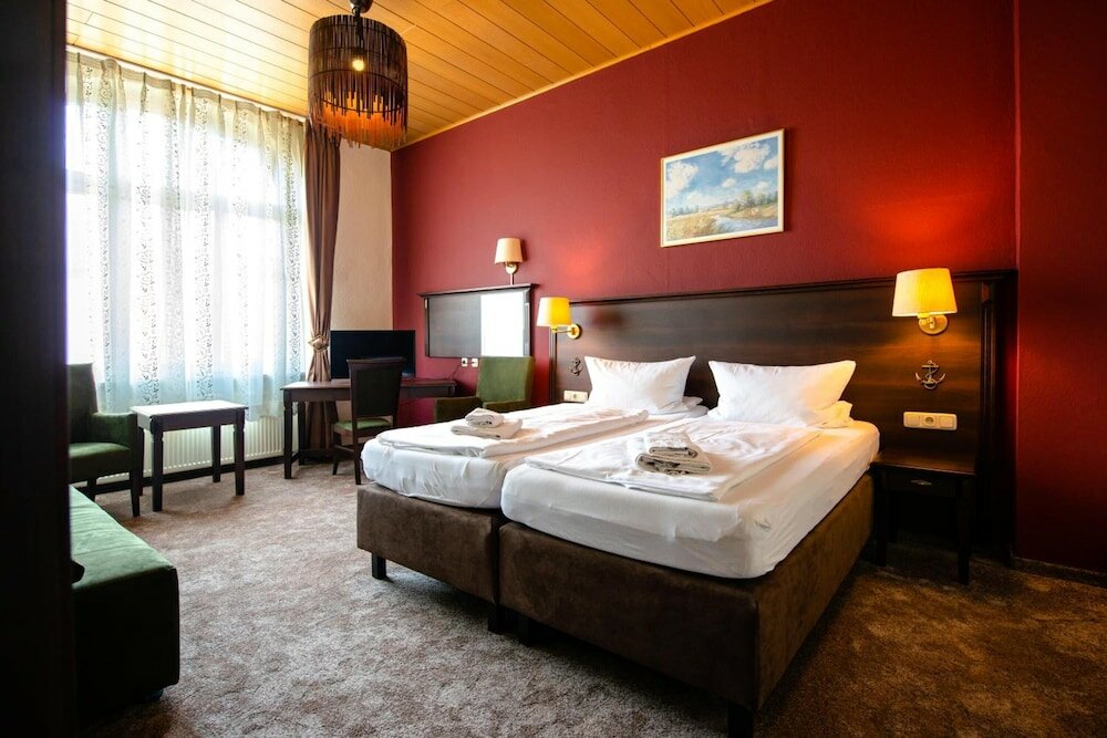 Фото Hotel Fränkischer Hof