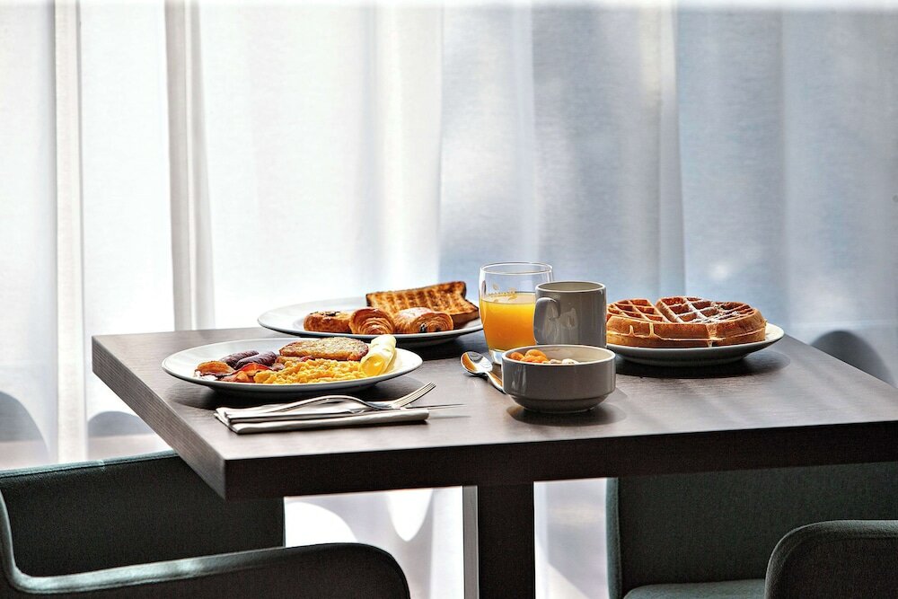 Фото Hampton by Hilton Toulouse Airport