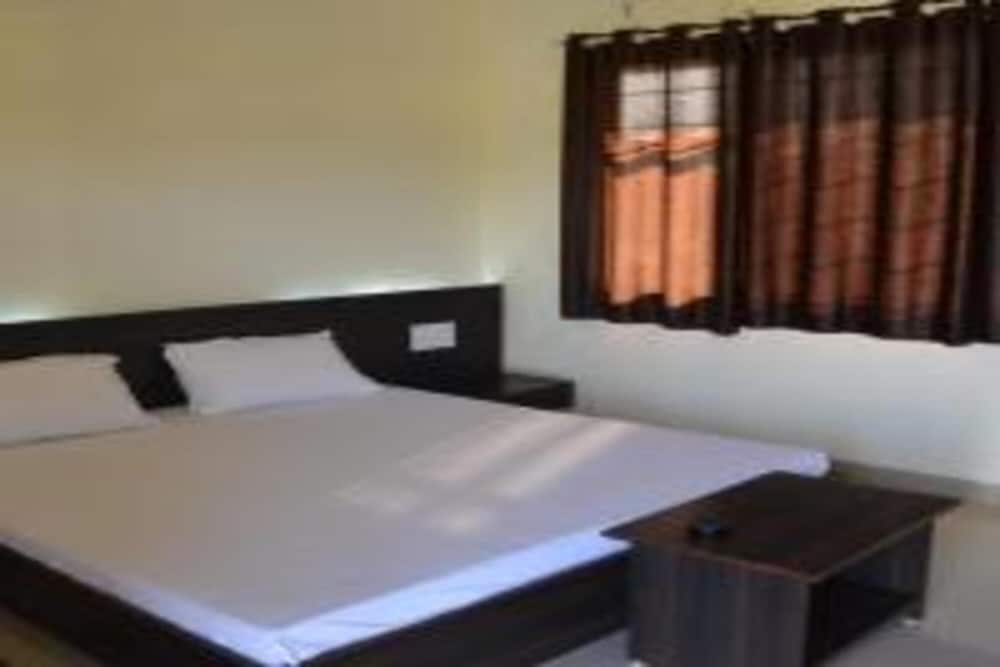 Фото Hotel Fun N Food