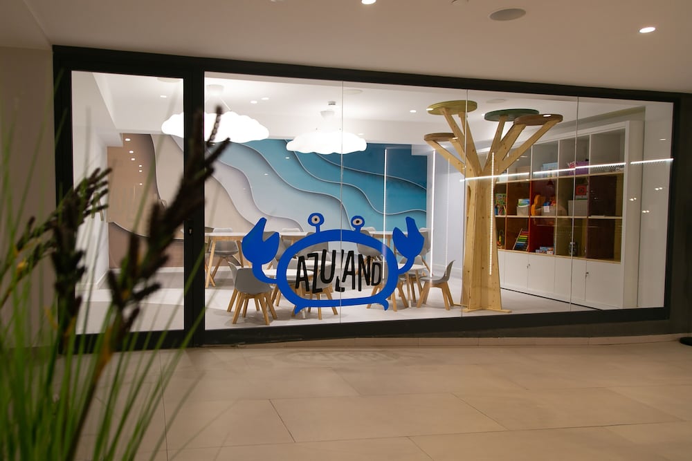 Фото L’Azure Hotel