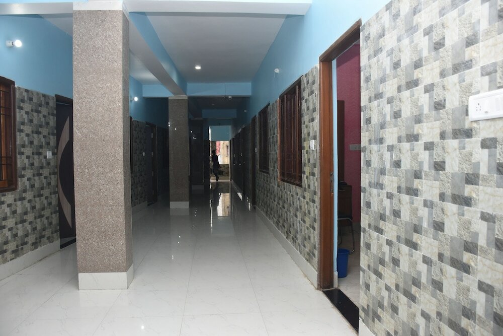 Фото Hotel Anand Lok