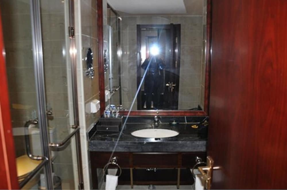 Фото Joyful Rose International Hotel