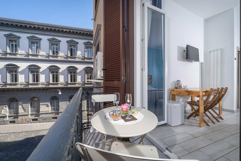 Гостиница B&b DolceVita Napoli в Неаполе