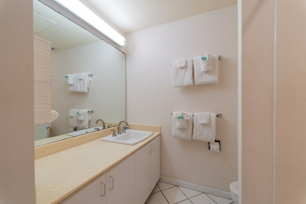 Фото Turtle Bay Bird Of Paradise ta-052128819201 2 Bedroom Condo by RedAwning