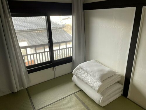 Гостиница Hwadam Inn - Hostel в Кунсане