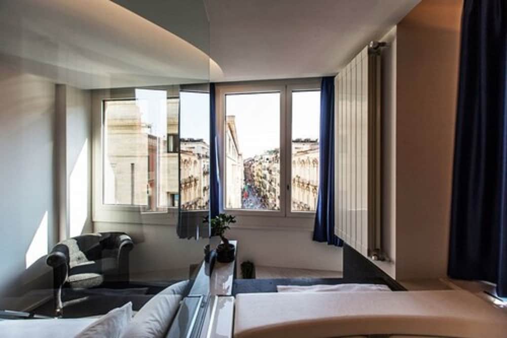 Фото The Boutique Napoli Suite
