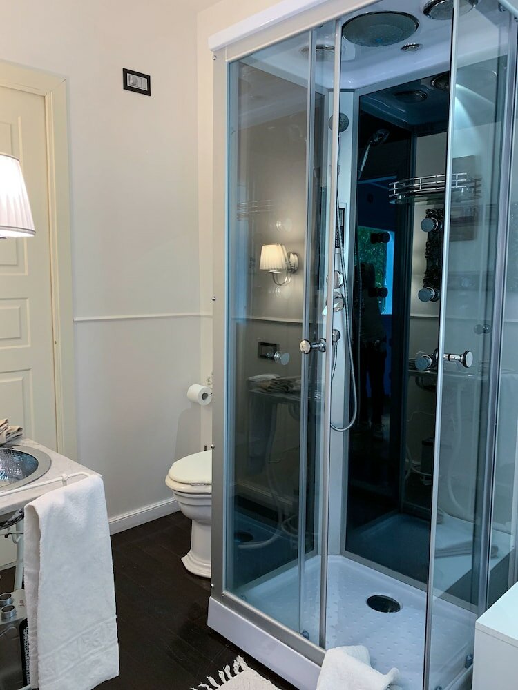 Фото White House Luxury Hospitality