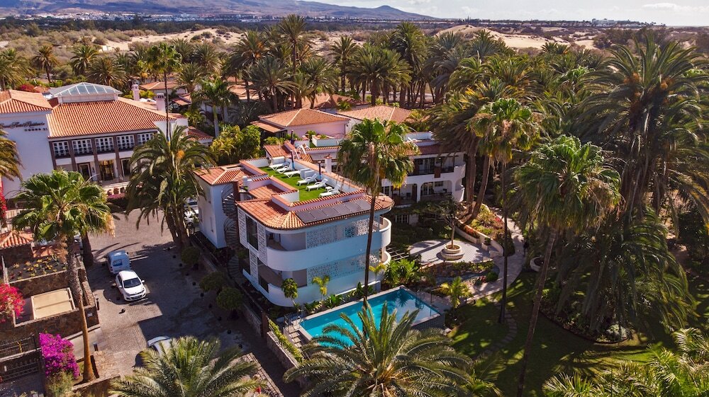 Фото отеля 2