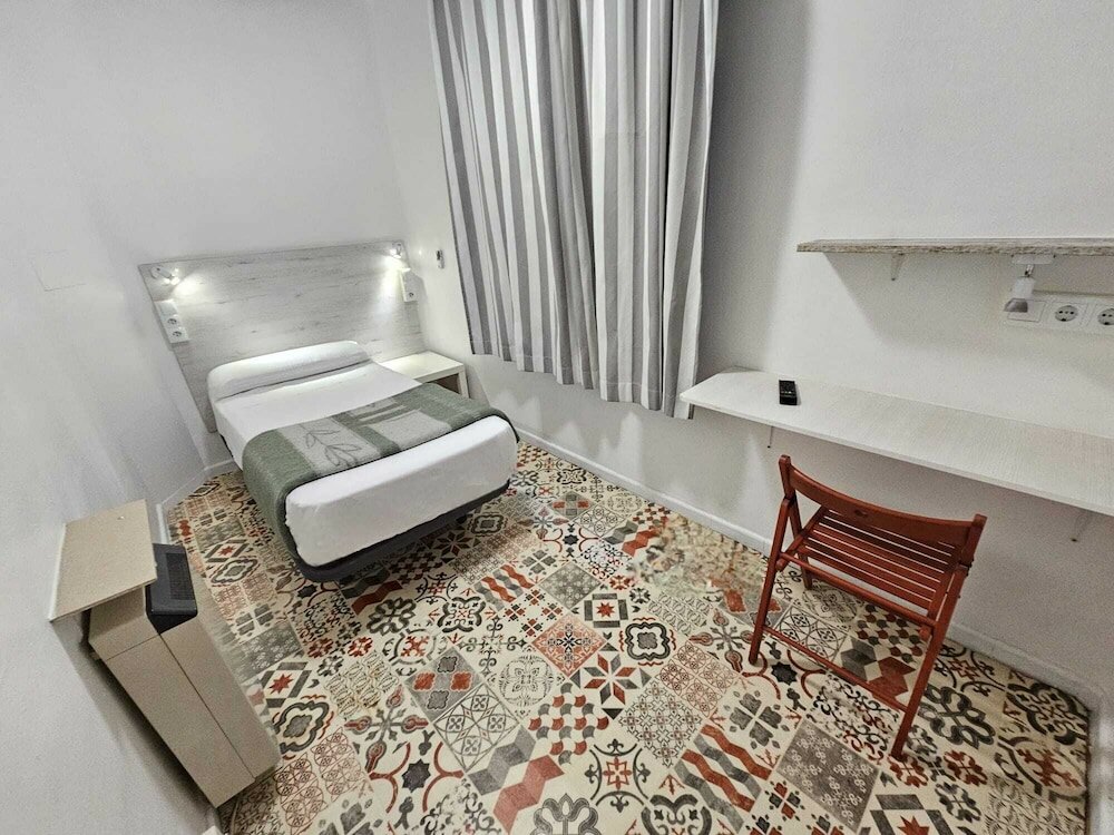 Фото Hostel Almansa