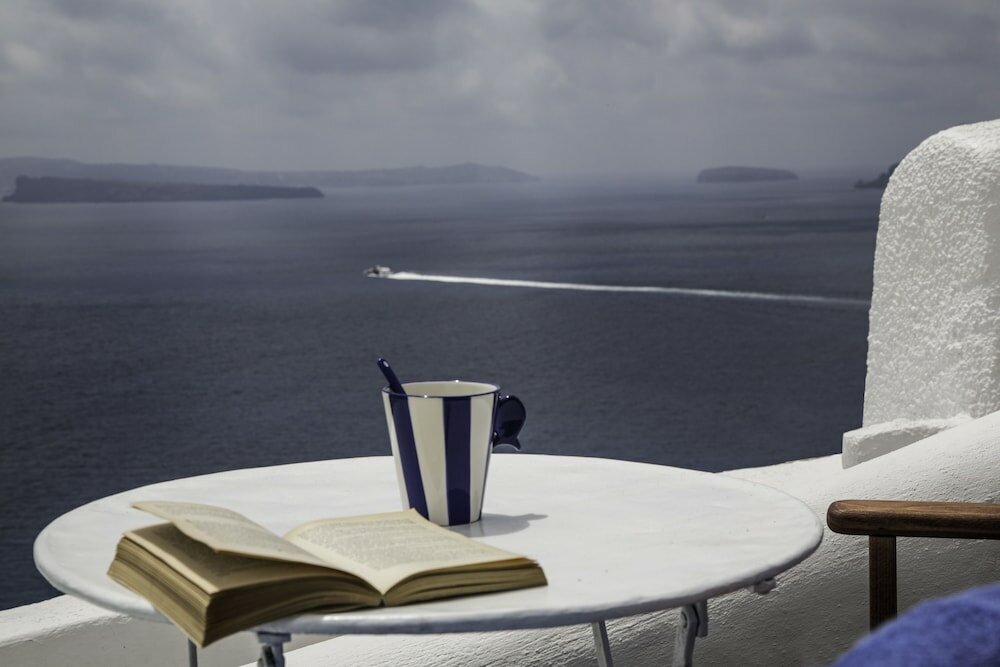 Фото White Cave House