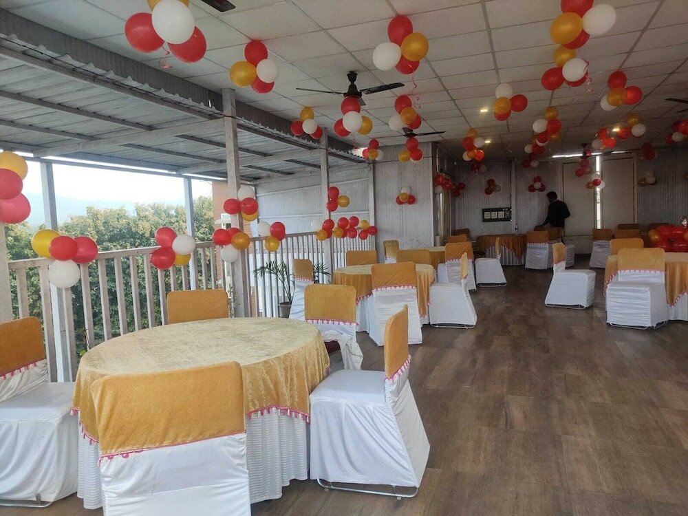 Фото Hotel Holiday Hill