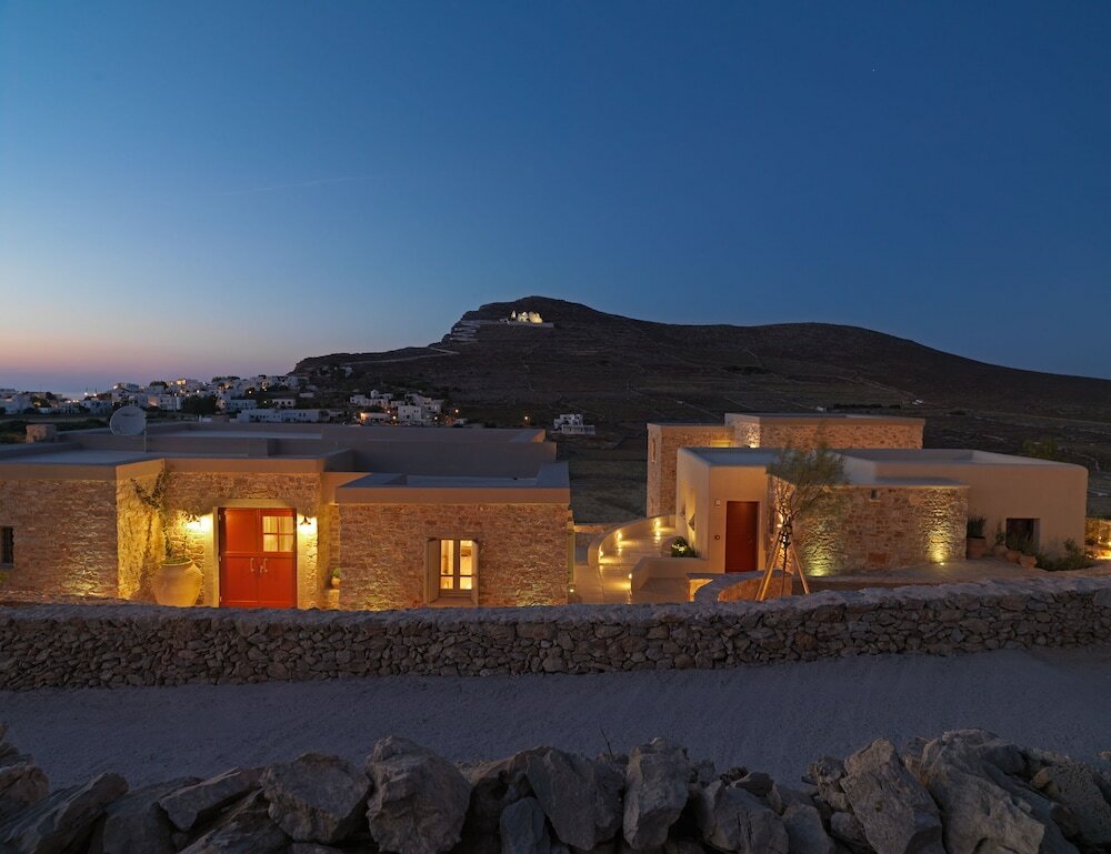 Фото Themonies Luxury Suites