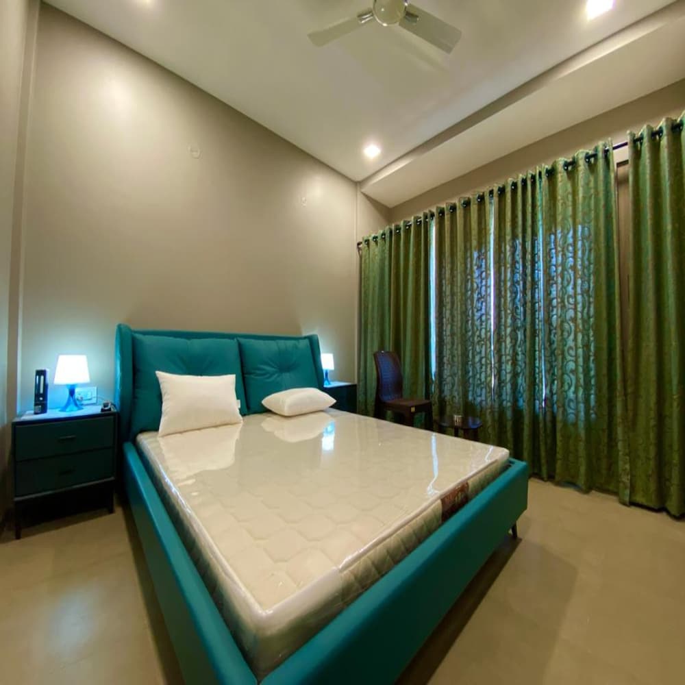 Фото Hotel Sadhana Executive