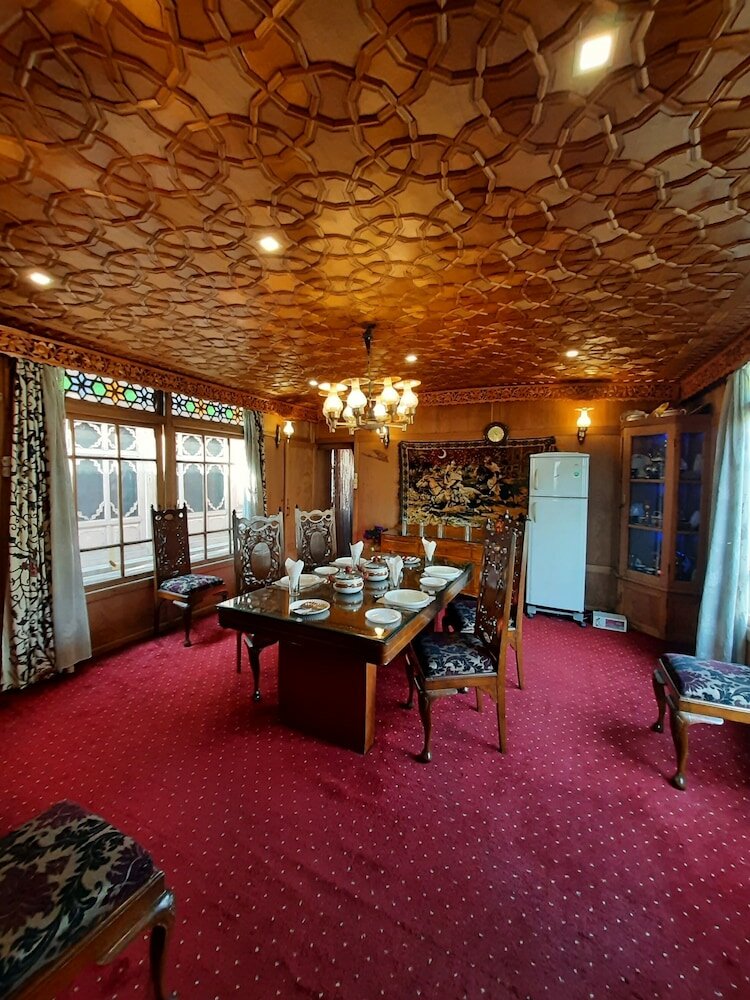 Фото Luxury Inn Badyari Palace Houseboats