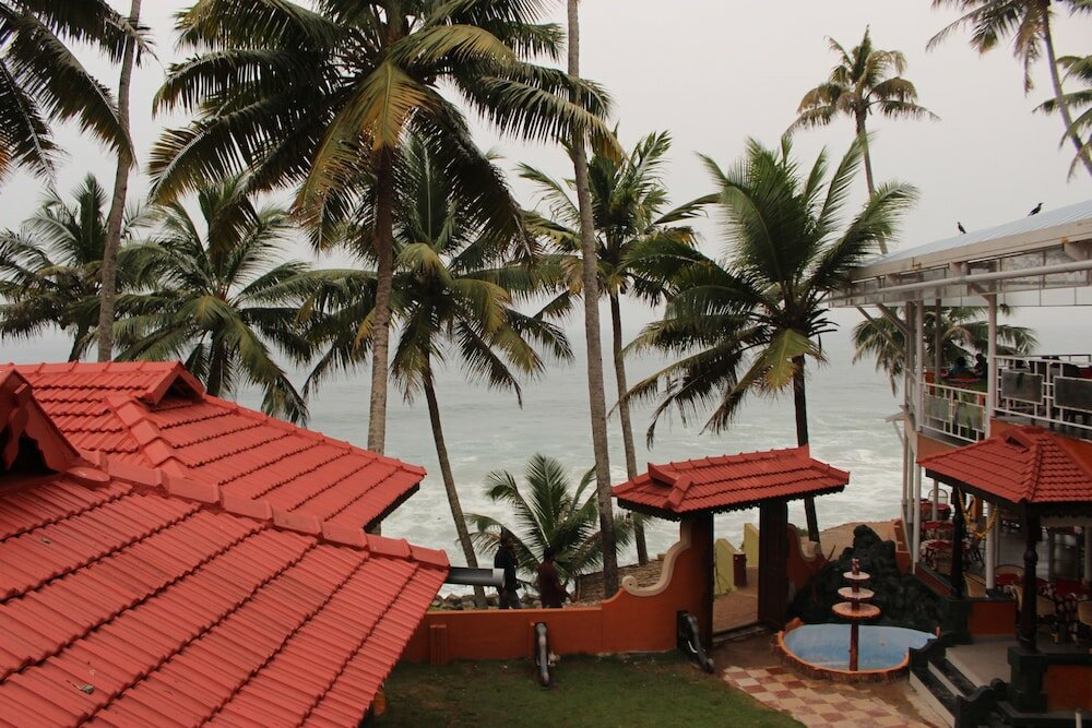 Фото Black Beach Resort