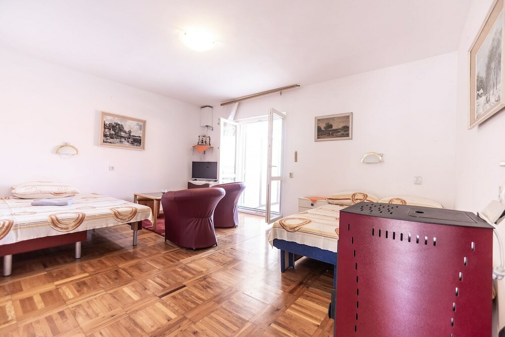 Фото Apartments Kiwi Karin