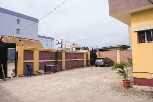 Гостиница Pinnacle Base Motel в Лагосе