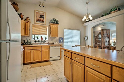 Гостиница St. George Townhome W/patio - Near Natl Parks в Сент-Джордже