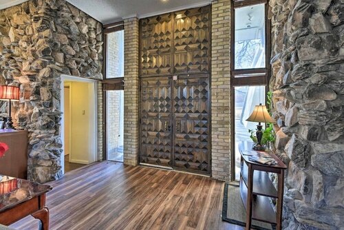 Гостиница Lewisville Ranch House for Rent on 5 Acres! в Льюисвилле