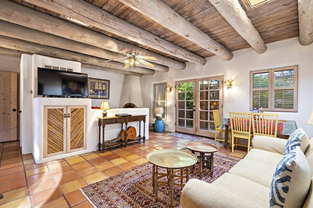 Фото Casa Siempre Mayo - Railyard Gem, Walk to Plaza