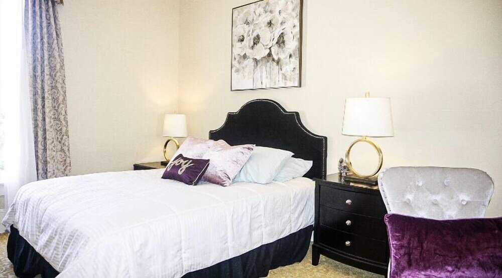 Фото River Rd. Mansion