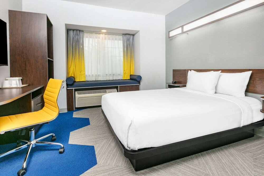 Фото Microtel Inn & Suites by Wyndham Austin Airport