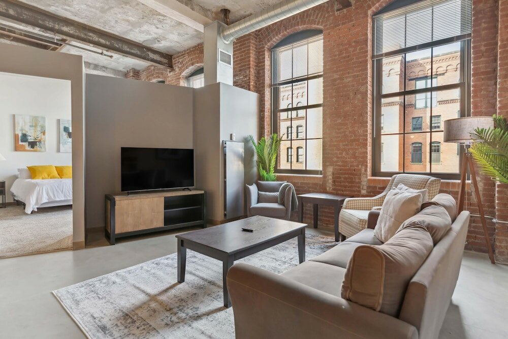 Фото Historic Loft Retreat With Pool