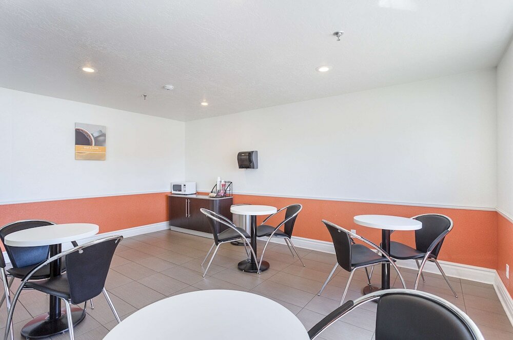 Фото Motel 6 Williams, Az - West - Grand Canyon