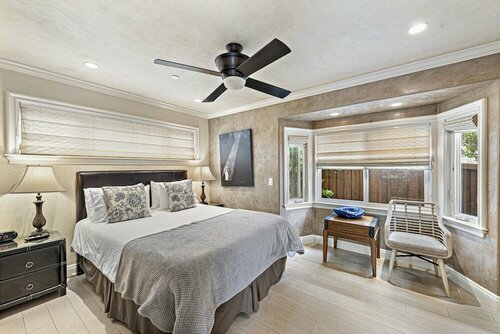 Гостиница The Retreat in Laguna Beach в Лагуна Бич