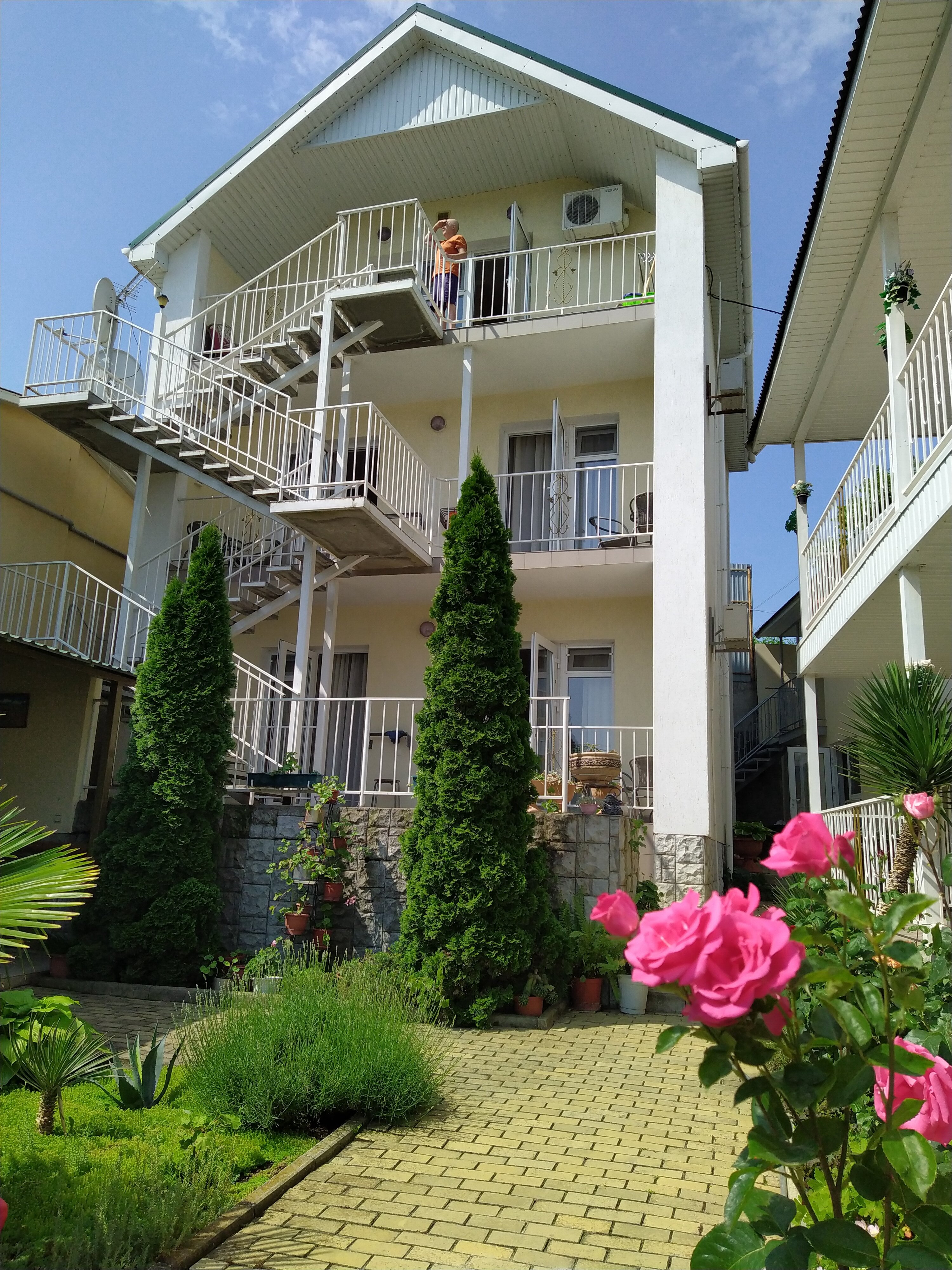 Фото отеля 1