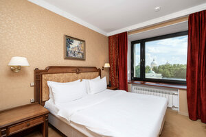 Moscow (Alexandra Nevskogo Square, 2), hotel