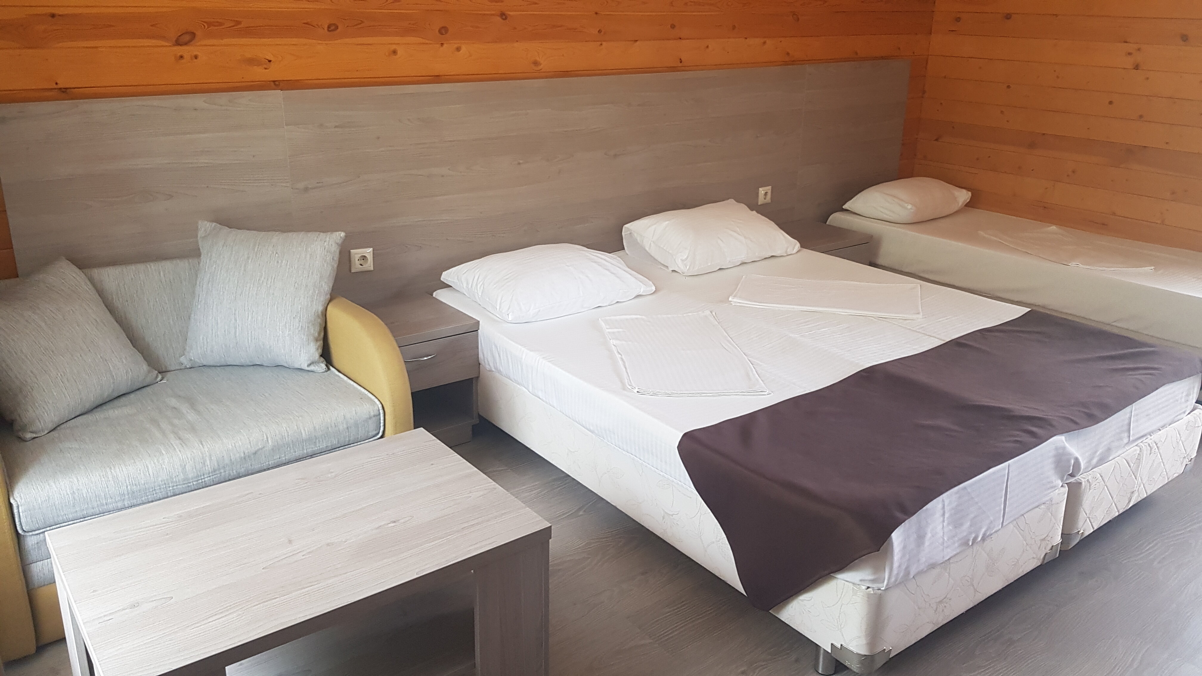 Фото Golden House