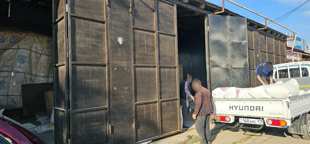 Grain and grain waste Grain Waste Sales Point, Chimkent, photo