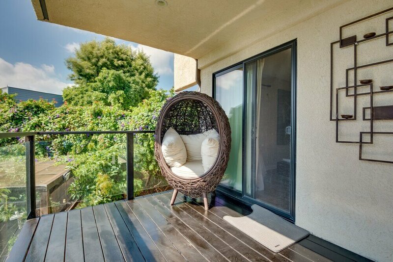 Гостиница Malibu Retreat w Balcony & Mountain Views