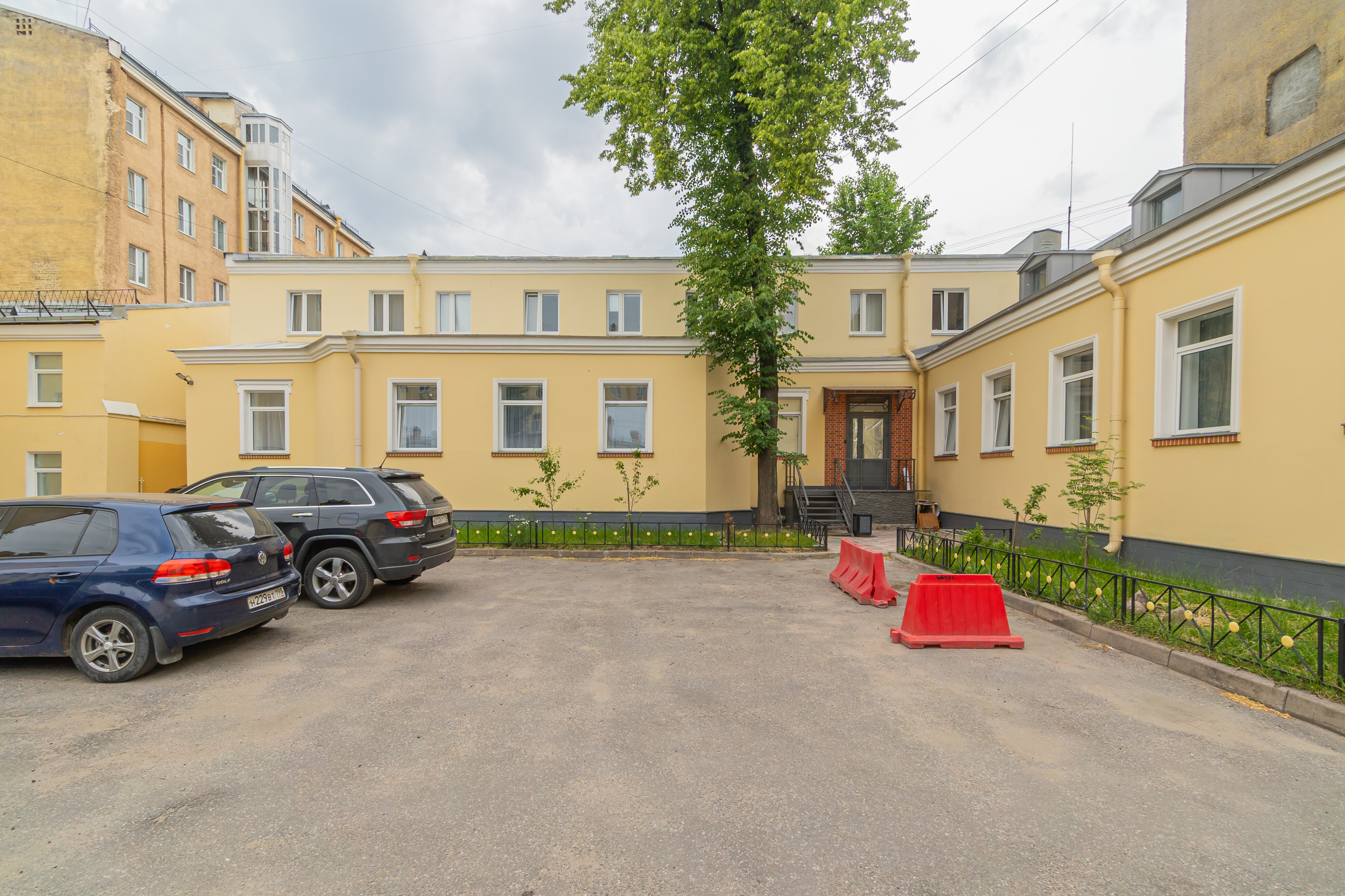 Фото отеля 2