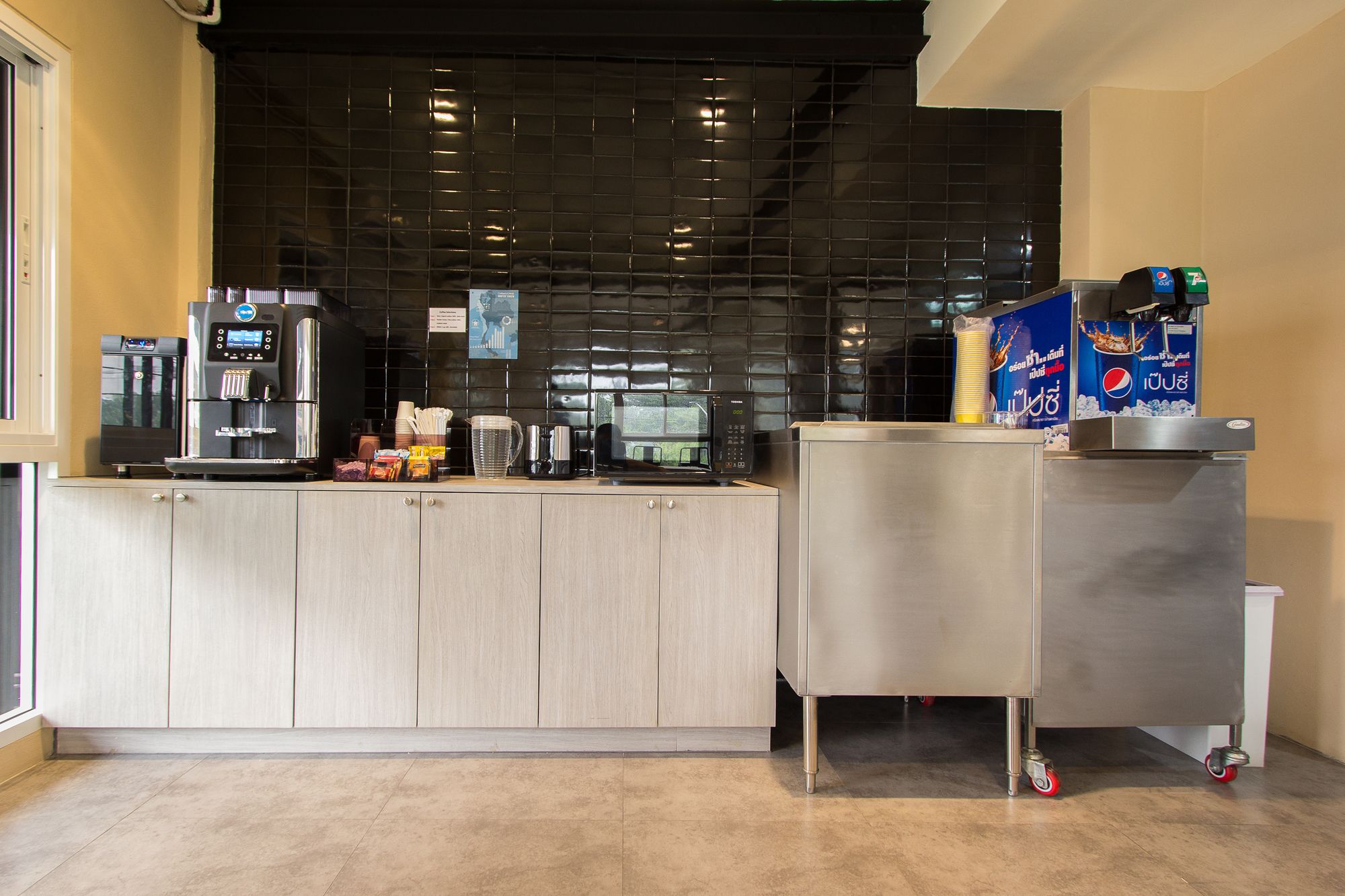 Фото Lazy Sunday Hostel