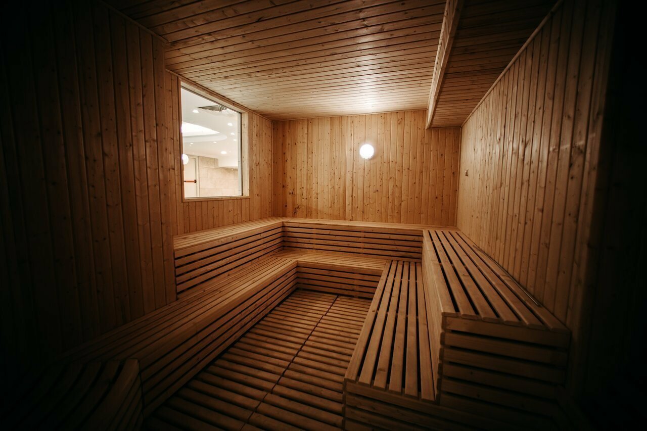 Фото Wisteria Grand Hotel