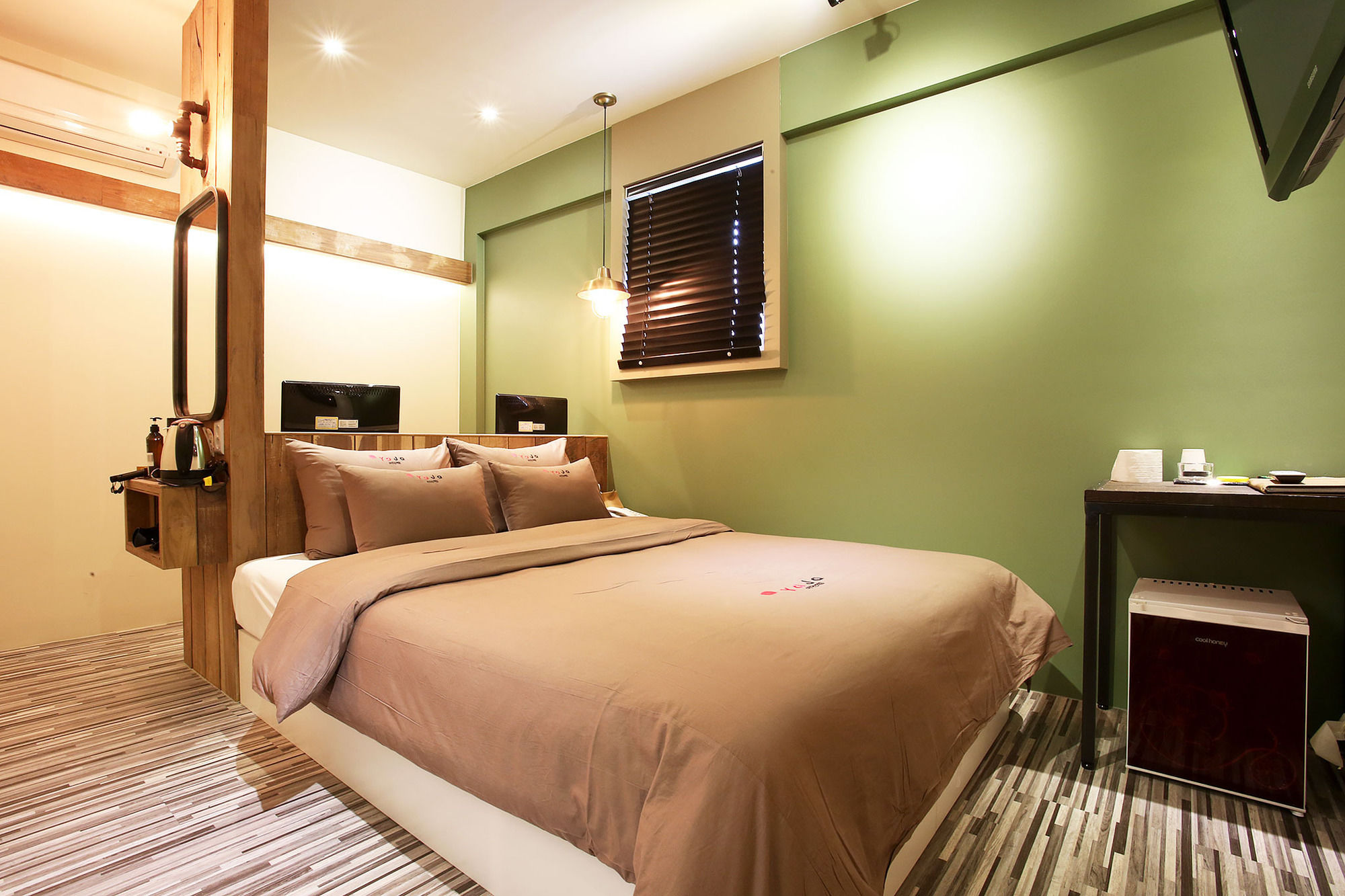 Фото Achasan Station Wall Hotel