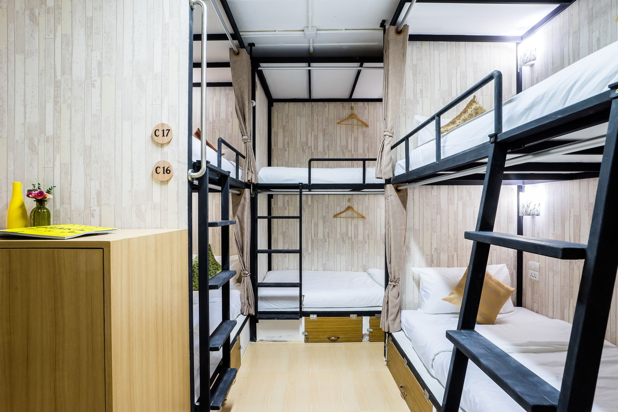 Фото Hostel At Thonglor