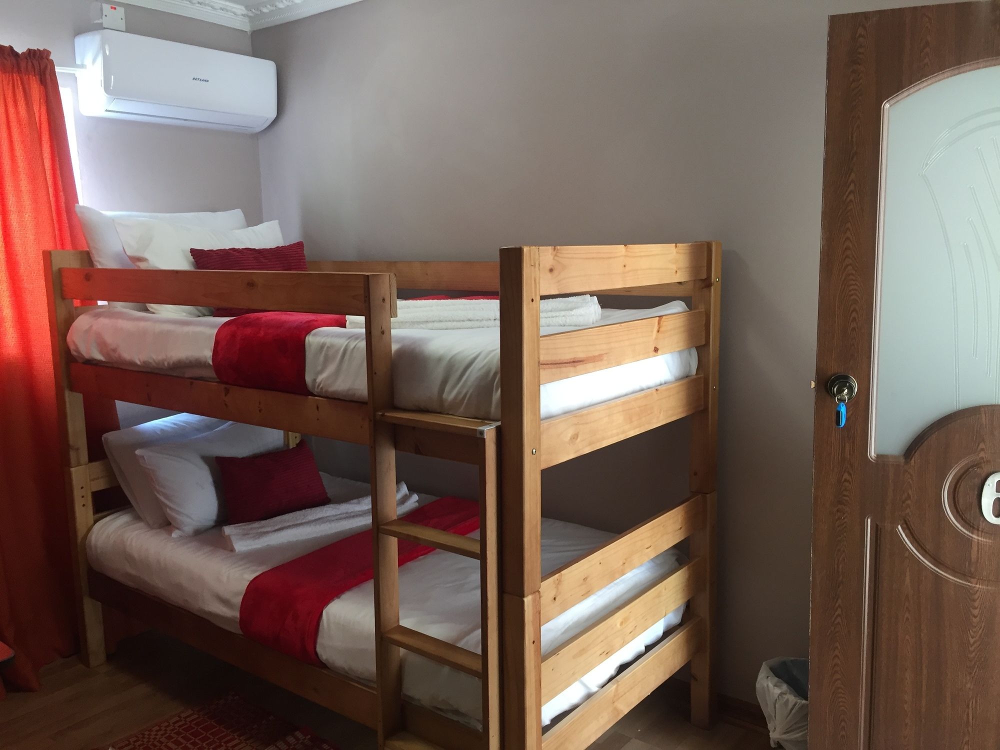 Фото Chiloto Guest House