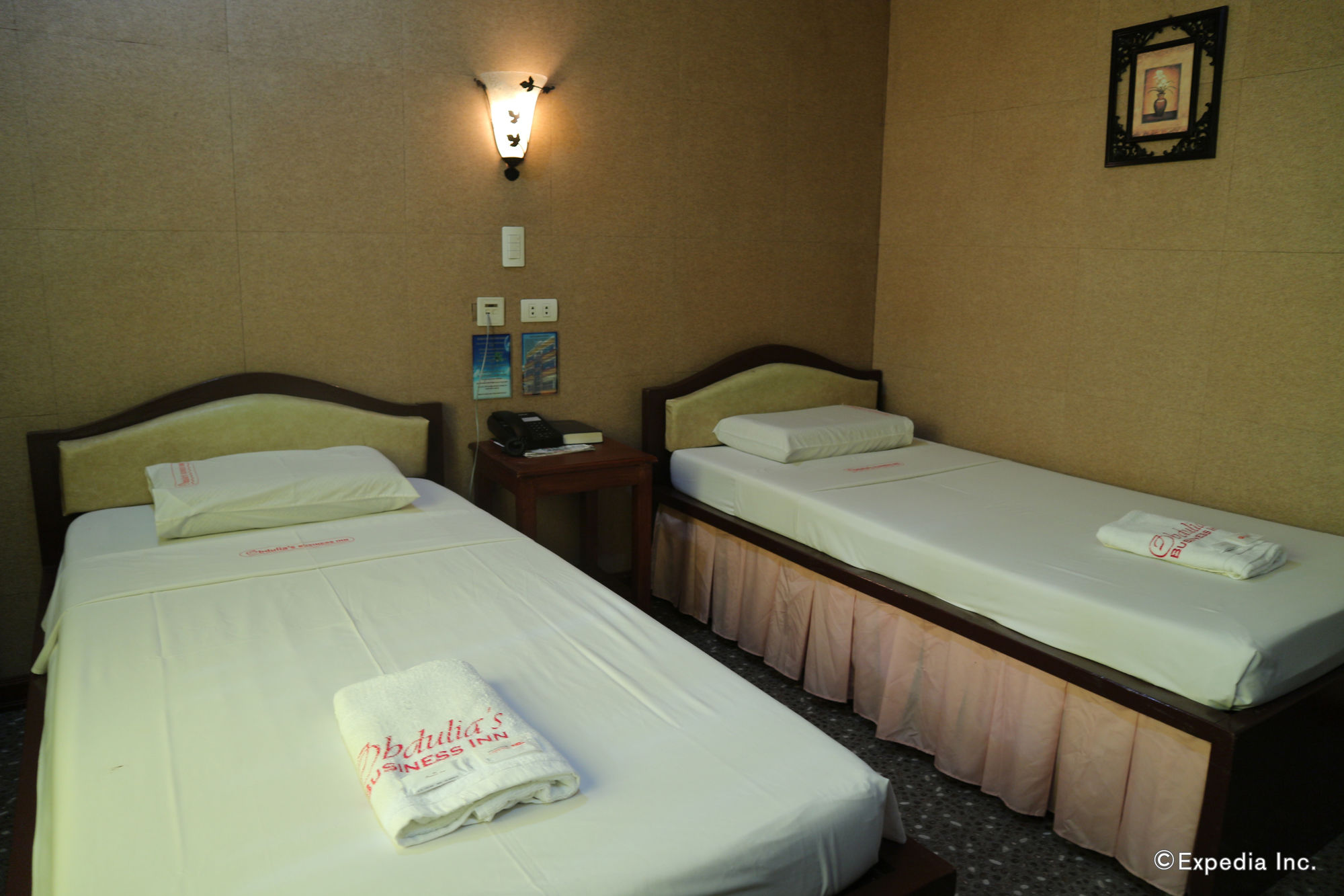 Фото Obdulia's Business Inn