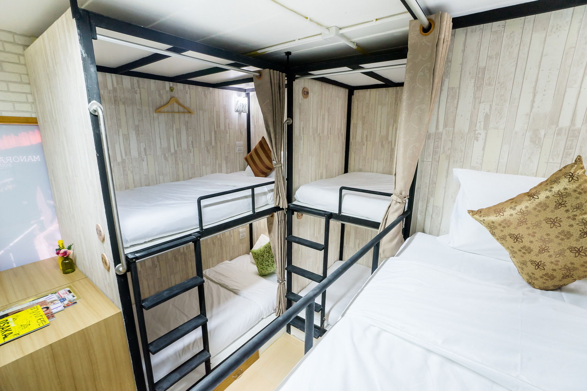 Фото Hostel At Thonglor