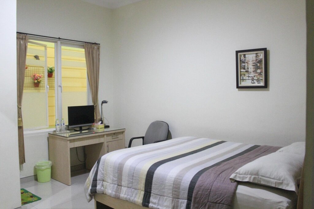 Hotel Ikiru to Live - Hostel, Surabaya, photo